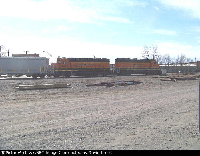 BNSF 2572 &3020